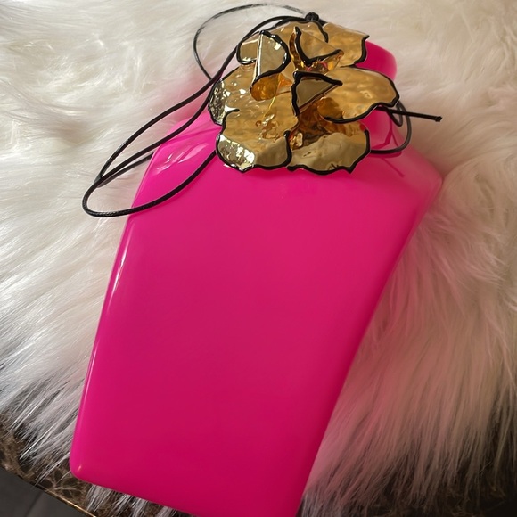 Elegant Gold Floral Choker Necklace - Picture 12 of 14